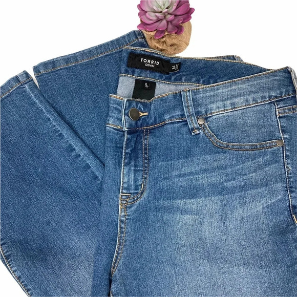 Torrid Stretch Straight Leg Jean  Sz: 16 - Picture 1 of 7